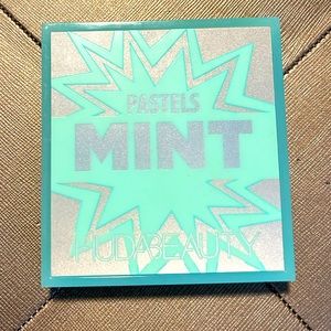 Huda beauty pastel mint palette